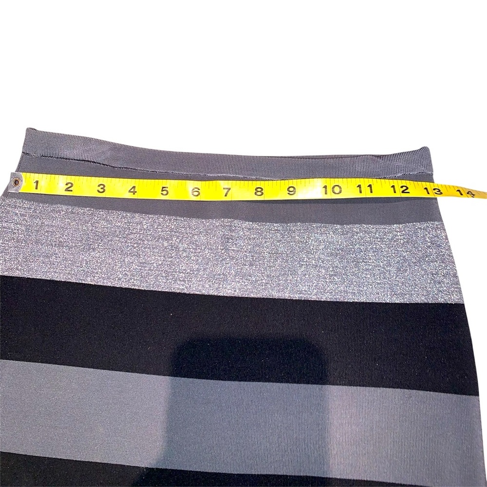 💕 BEBE💕SILVER KNIT SKIRT💕EXCELLENT CONDITION! - Picture 3 of 8